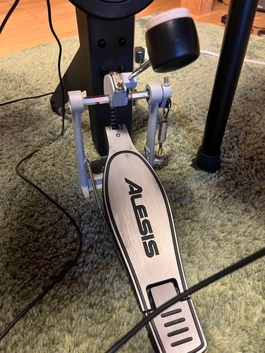 ALESISの電子ドラム
