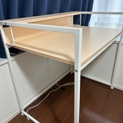 パソコンデスクの画像