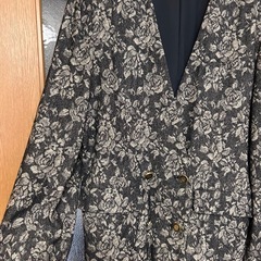 【最終お値下げ】アルモアレ　花柄　セットアップスーツ　ヴィンテージ Mサイズ セットアップ スカート 花柄 ジャケットの画像