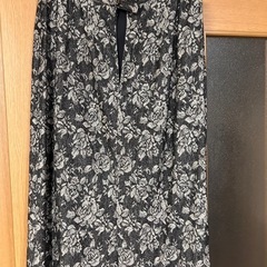 【最終お値下げ】アルモアレ　花柄　セットアップスーツ　ヴィンテージ Mサイズ セットアップ スカート 花柄 ジャケットの画像