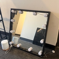【無料であげます】IKEA NISSEDAL ニッセダール 女優ミラー　スクエア　ミラー　美品　大阪市中央区の画像