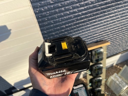  【話し中】マキタ　18vバッテリー2個と充電器
