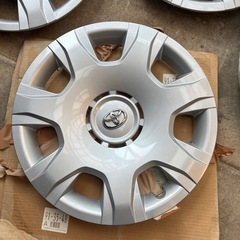 200系ハイエース新車外しホィールキャップの画像