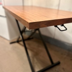 ニトリ アクティブ2 120cm デスク ウォルナット ミドルブラウン ワークデスク パソコンデスク 木目デスク 作業机 折りたたみデスク 昇降デスク ブラウン nitori NITORI PCデスク テーブル　pcデスク シンプルの画像