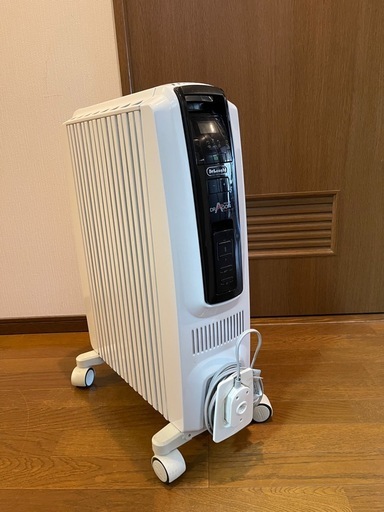 デロンギドラゴンデジタルオイルヒーターTDD0815B 中古品【取りに来