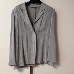 【早急に処分】HARDY AMIES ジャケット　コート　アウター類の画像