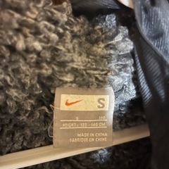 ナイキ.ベンチコートの画像