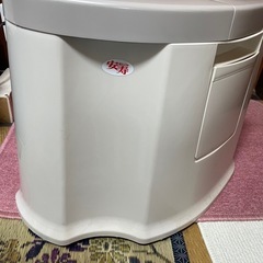 安寿のポータブルトイレ新品 の画像