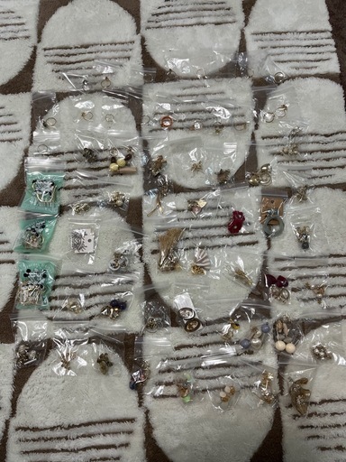 イヤリング　指輪　ヘアクリップ