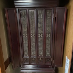 高級仏壇 金色装飾　仏具の画像