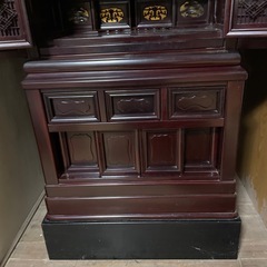 高級仏壇 金色装飾　仏具の画像