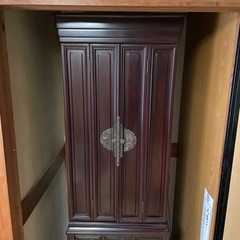 高級仏壇 金色装飾　仏具の画像