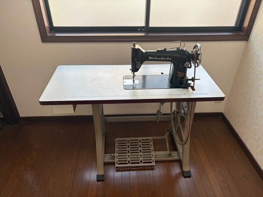 三菱電機製足踏みミシン