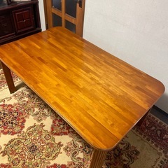 木製　ダイニングテーブルの画像