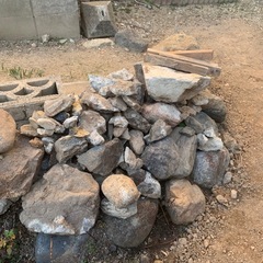 庭石・砕石用・化石探し用　無料の画像