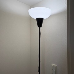【美品】IKEA フロアライト、LED電球付きの画像