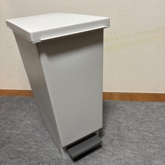 ゴミ箱の画像