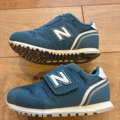 13cm New Balance ブルースニーカー マジックテープの画像