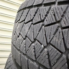 ブリヂストンスタッドレス225/60R17 
DM-V2の画像