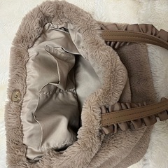 フェイクファー  ハンドバッグ ブラウンの画像