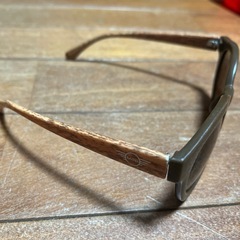 オリーブグリーン ラウンド型 サングラスの画像