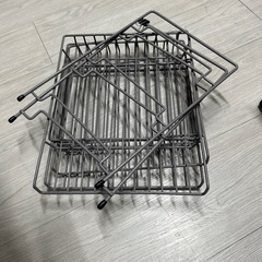 3段ブックラック。組み立て・分解が簡単で、コンパクトで便利です。の画像