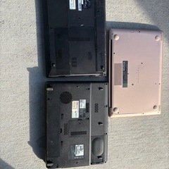 ノートパソコン３台の画像