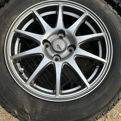 スタッドレスタイヤセットの画像