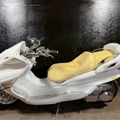 ★支払総額6.2万円★買取強化中！ まずはカンタン無料査定まで！ ヤマハ マジェスティC 白 SG03J社外マフラー！ 社外ハンドル！ LEDヘッドライト！ 社外テール！社外ブレーキレバー！ バックレストなどカスタムパーツ多数！！の画像