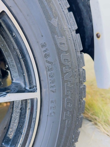 【中古】DUNLOP製215/60R17スタッドレスタイヤ