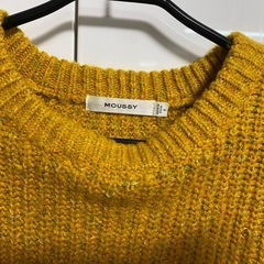 MOUSSYイエローニットの画像