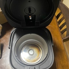 
タイガー魔法瓶のマイコンジャー炊飯器「炊きたて JBS-A055」の画像