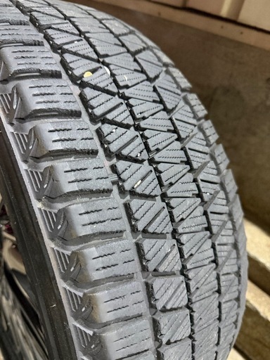 225/60R17 溝有り　ブリザック　