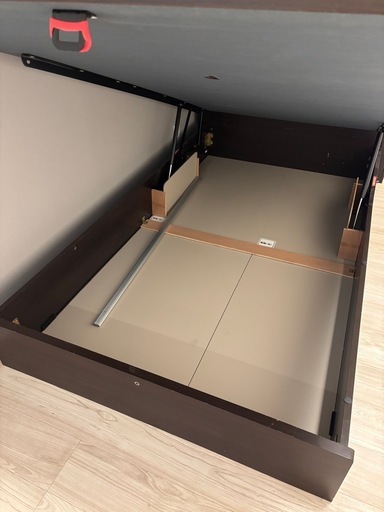 シーリーマットレス&ベッドフレーム(総額13万円)