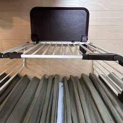 日本育児 
おくだけとおせんぼ おくトビラ Sサイズ（ホワイトスチール）／使用可・裏側一部劣化あり（現状渡し）の画像