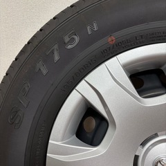 ハイエース純正タイヤ/ホイールの画像