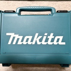 マキタ　インパクトドライバ 【本体＋充電器＋バッテリ２個＋ホルスター＋ケース】の画像