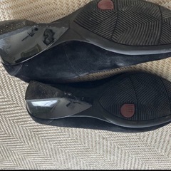 Fitfit黒パンプス　ブラックスエードの画像