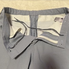 メンズGUグレー ストライプ スラックス Mの画像