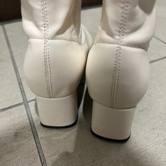 美品　レディース　ブーツ　ホワイトの画像