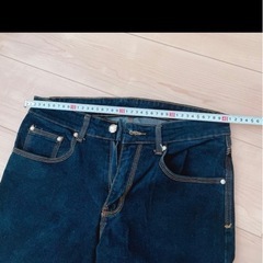 ダークブルースリムフィットデニムジーンズ サイズ31の画像