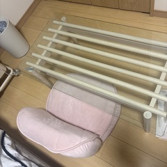 ガラスローテーブルの画像