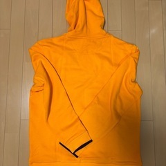 【未着用・タグ付き】McLaren フード付きパーカー オレンジの画像