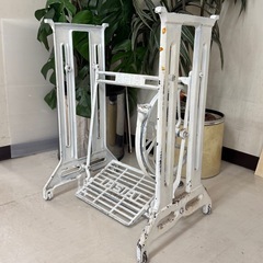 アンティークミシン台の画像