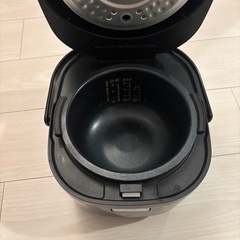 SHARP  炊飯器　3合炊きの画像