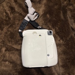 ほぼ未使用！instax mini 8+ ホワイト 本体とフィルム付きの画像