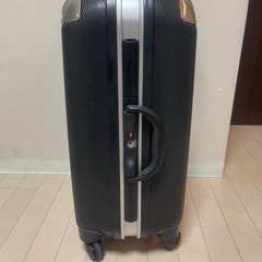 スーツケース キャリーケース 鍵なし　ブラック シルバー 旅行バッグ トラベルバッグ キャリーバッグの画像