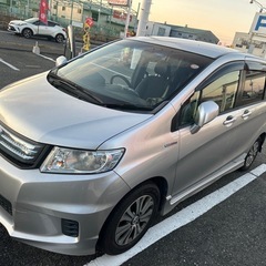 ホンダ　フリード　スパイク　車検あり　　　　⭐️ハイブリッド車の画像