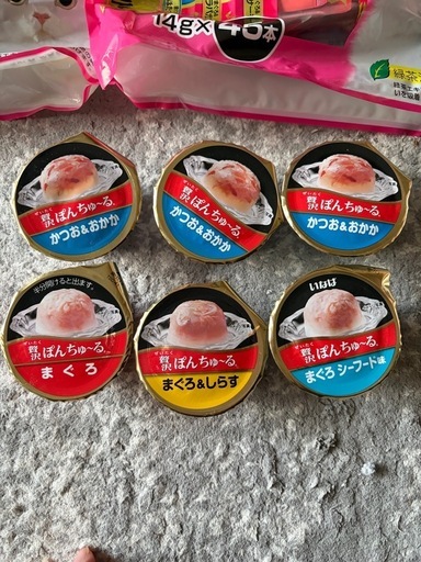 ★最終価格★猫　クリスピーキッス　ちゅーる　　焼きかつお　フリーズドライムネ肉ふりかけ　贅沢ぽんちゅーる