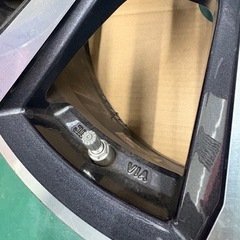 17インチ7J アルミ　4本　美品　空気圧センサ付の画像